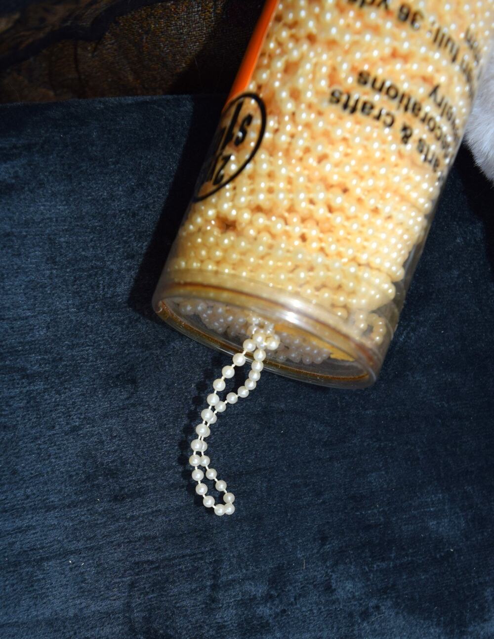Vintage Woolworth string of beads imitation pearls 4 mm 36 yds